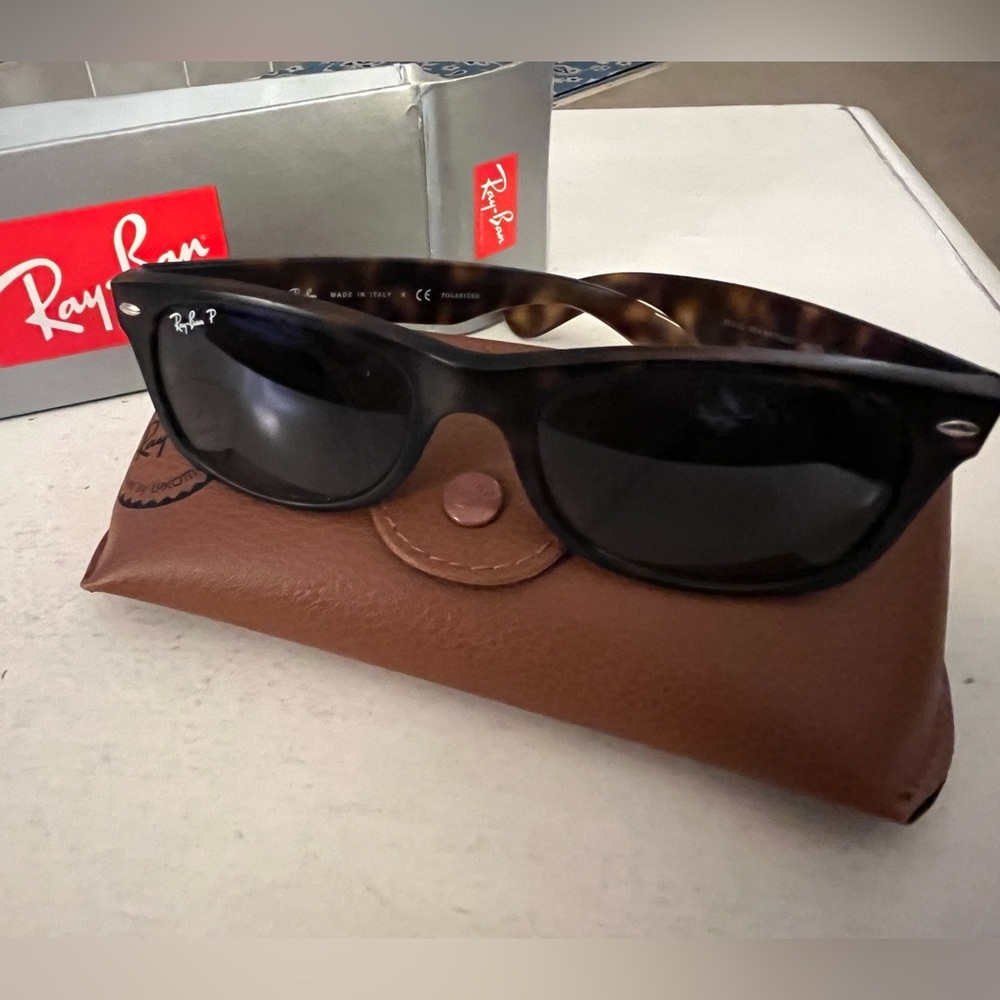 Ray Ban Original New Wayfarer Classic Matte Havana - Green lens polarized RB2132